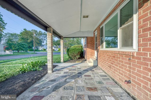 5 WILLIAM PENN DR, Camp Hill, PA 17011