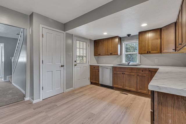 589 Pine Run Rd, New Sewickley Twp, PA 15042