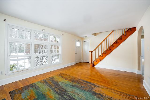 12 Valley View Road, Hyde Park, NY 12538