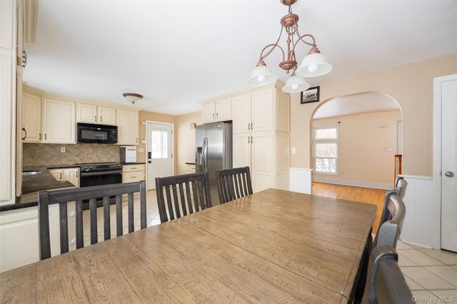 12 Valley View Road, Hyde Park, NY 12538