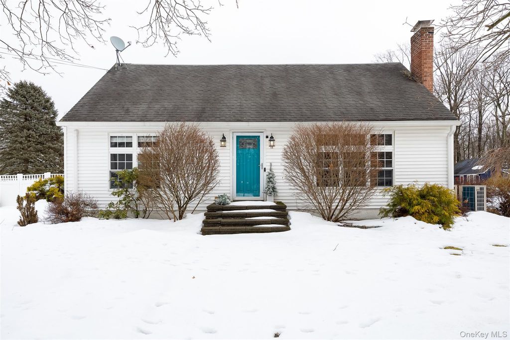 12 Valley View Road, Hyde Park, NY 12538