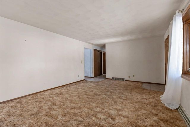 32 THISTLE DOWN COURT, Appleton, WI 54915