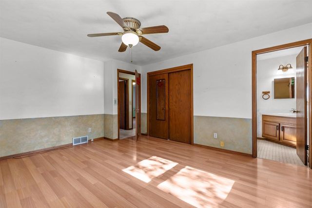 32 THISTLE DOWN COURT, Appleton, WI 54915