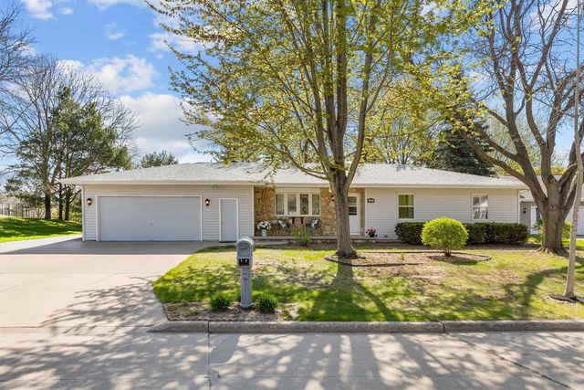 32 THISTLE DOWN COURT, Appleton, WI 54915