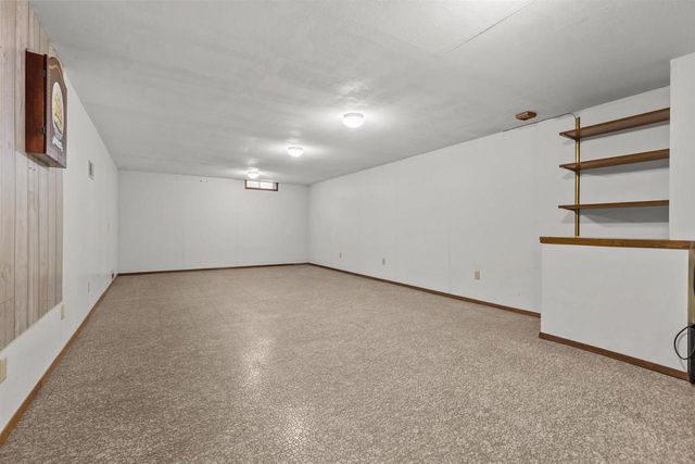 32 THISTLE DOWN COURT, Appleton, WI 54915
