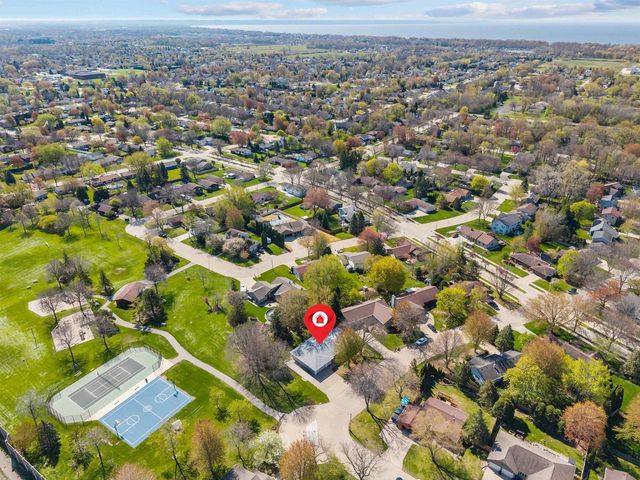 32 THISTLE DOWN COURT, Appleton, WI 54915