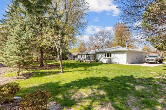 32 THISTLE DOWN COURT, Appleton, WI 54915