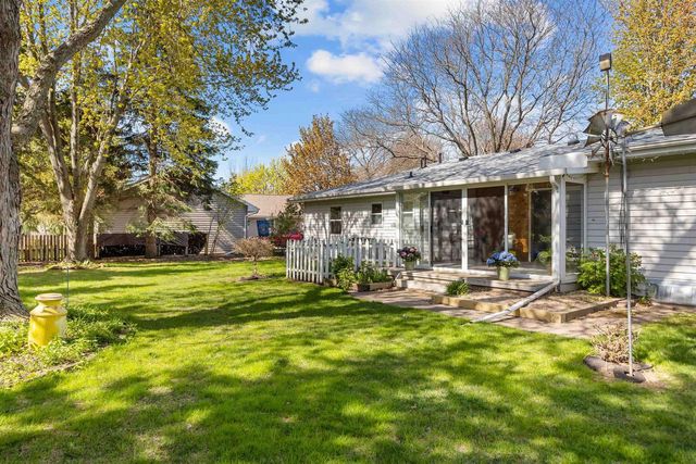32 THISTLE DOWN COURT, Appleton, WI 54915