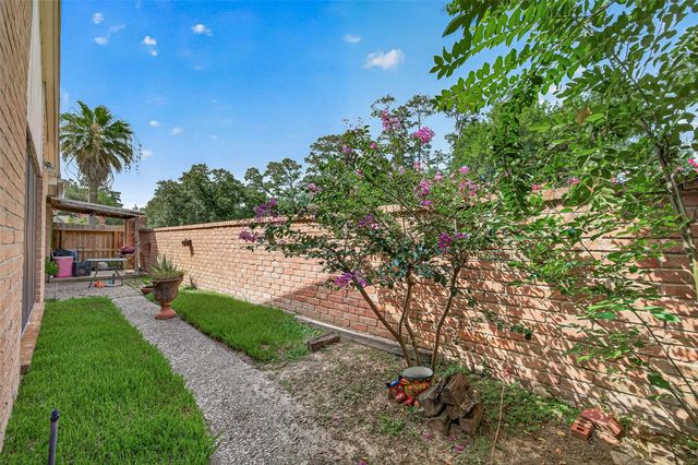 324 Champions Colony Iii, Houston, TX 77069