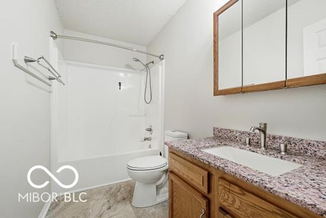 15201 Bird Watch Way, Noblesville, IN 46060