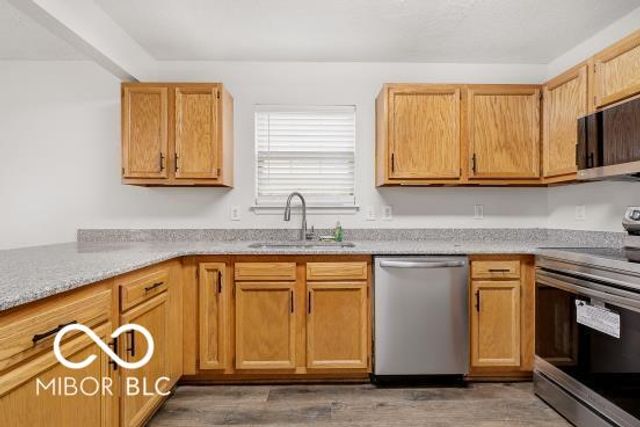 15201 Bird Watch Way, Noblesville, IN 46060