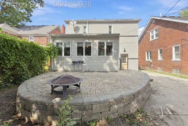 475 Belanger Street, Grosse Pointe Farms, MI 48236