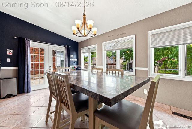 475 Belanger Street, Grosse Pointe Farms, MI 48236