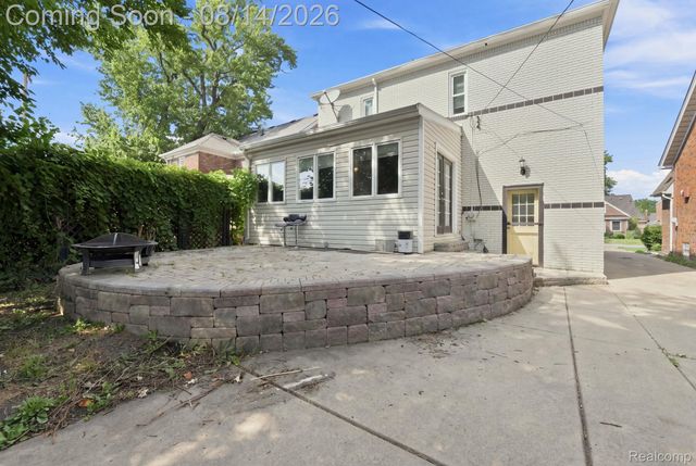 475 Belanger Street, Grosse Pointe Farms, MI 48236