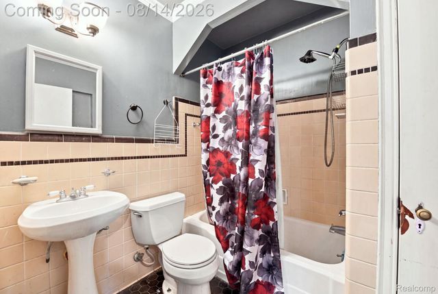 475 Belanger Street, Grosse Pointe Farms, MI 48236