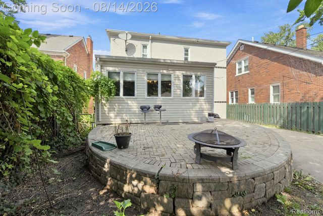 475 Belanger Street, Grosse Pointe Farms, MI 48236