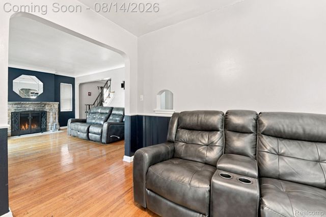 475 Belanger Street, Grosse Pointe Farms, MI 48236