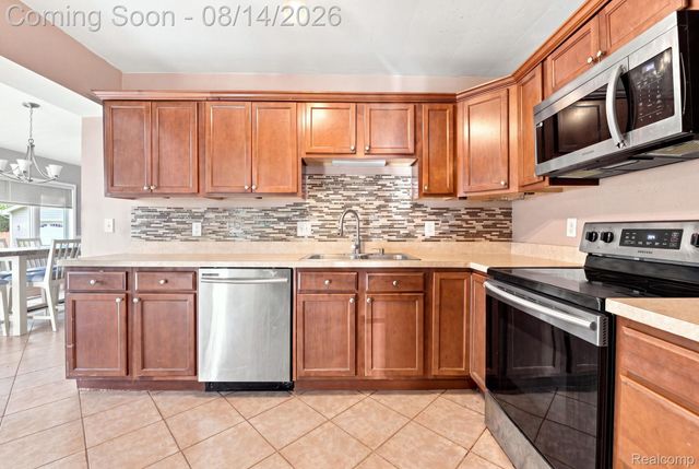 475 Belanger Street, Grosse Pointe Farms, MI 48236