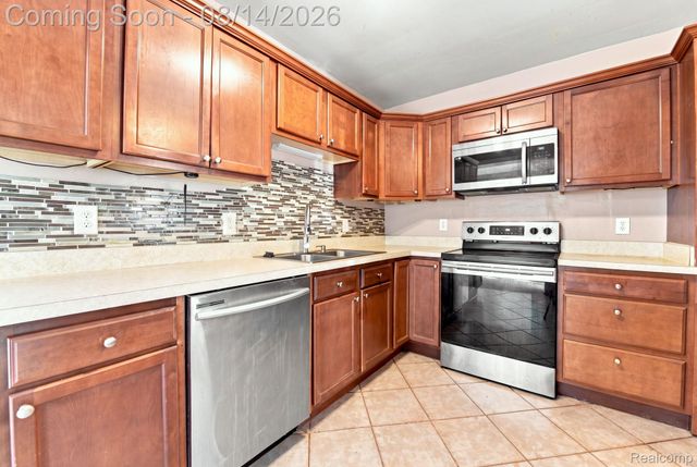 475 Belanger Street, Grosse Pointe Farms, MI 48236