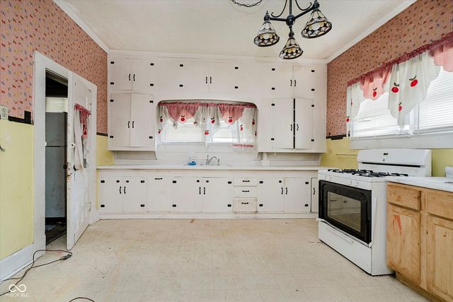 601 N Livingston Avenue, Indianapolis, IN 46222