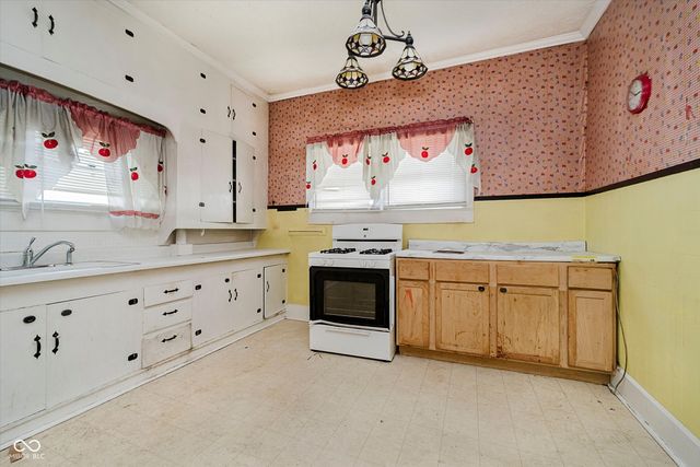 601 N Livingston Avenue, Indianapolis, IN 46222