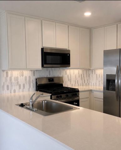 2122 Mosaic Valley, Angleton, TX 77515