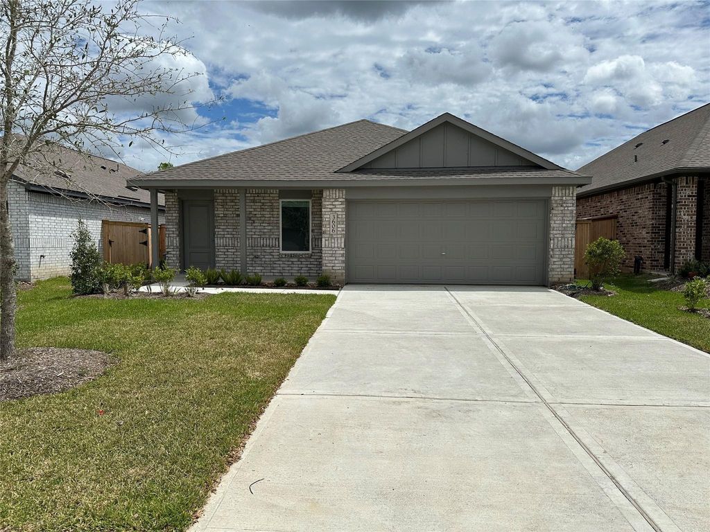 2122 Mosaic Valley, Angleton, TX 77515