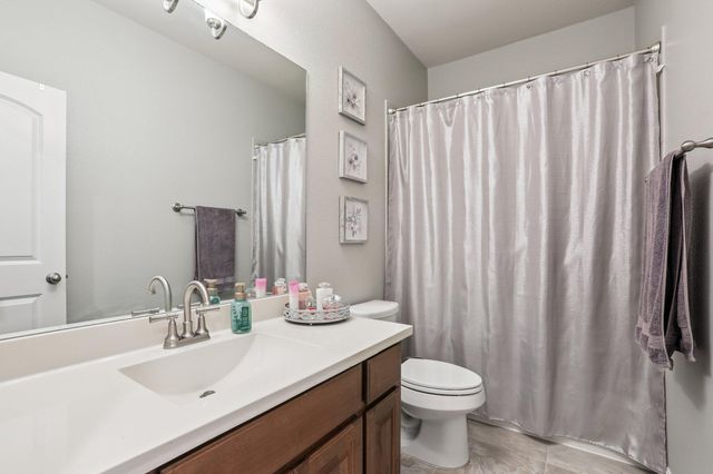 2801 Mossy Springs DR, Leander, TX 78641