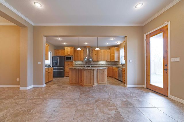 125 Walter WAY, Jarrell, TX 76537