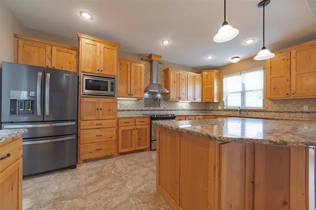 125 Walter WAY, Jarrell, TX 76537