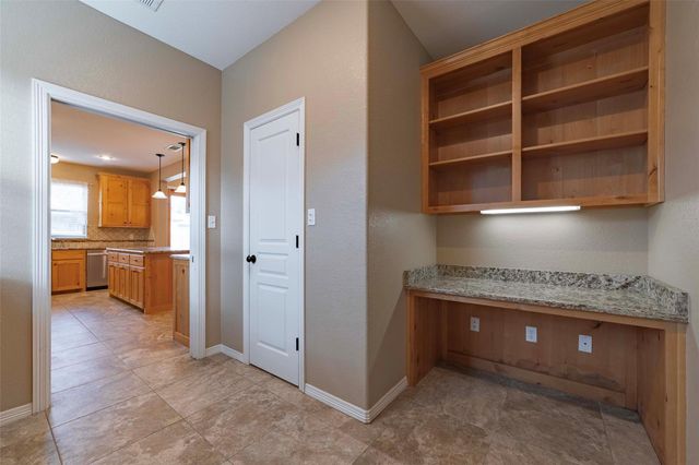 125 Walter WAY, Jarrell, TX 76537