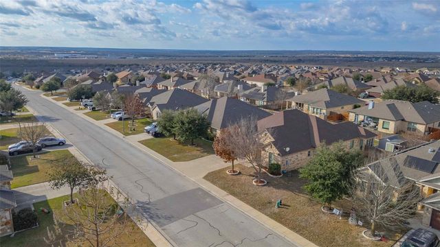 125 Walter WAY, Jarrell, TX 76537