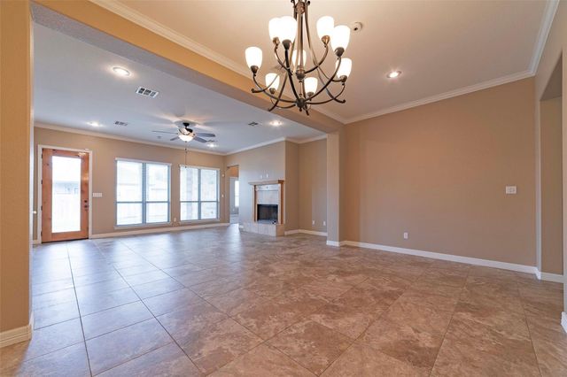 125 Walter WAY, Jarrell, TX 76537