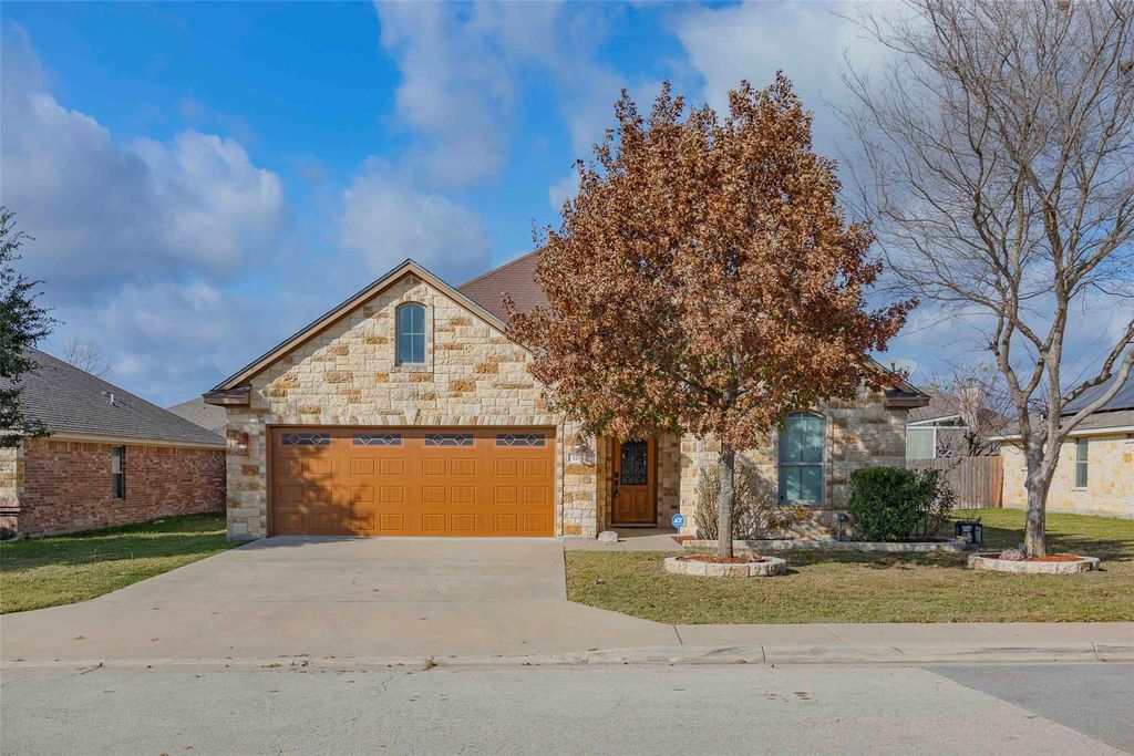 125 Walter WAY, Jarrell, TX 76537