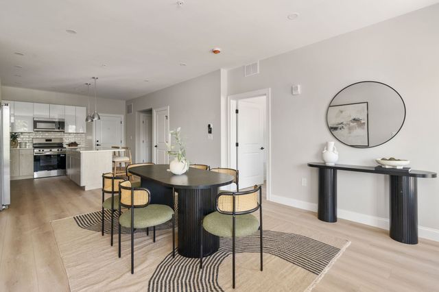 13 Wentworth Road 402, Quincy, MA 02170