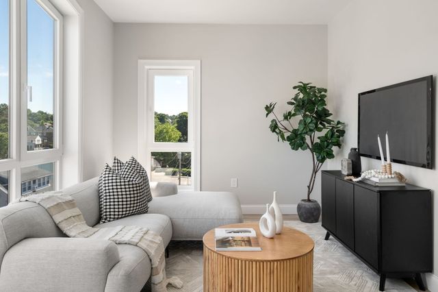 13 Wentworth Road 402, Quincy, MA 02170