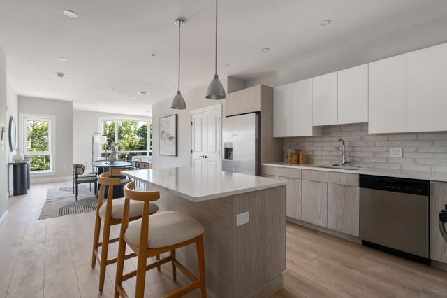 13 Wentworth Road 402, Quincy, MA 02170