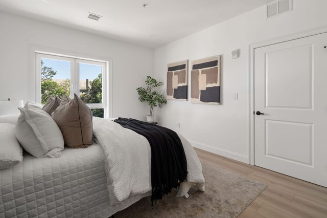 13 Wentworth Road 402, Quincy, MA 02170