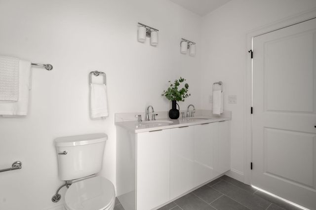 13 Wentworth Road 402, Quincy, MA 02170