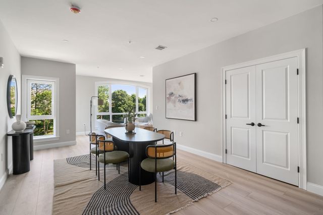 13 Wentworth Road 402, Quincy, MA 02170