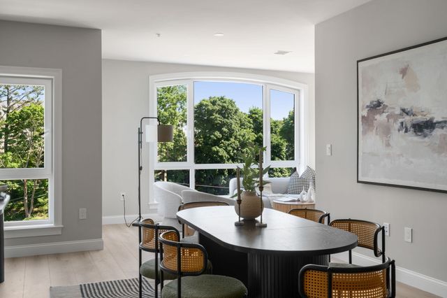 13 Wentworth Road 402, Quincy, MA 02170