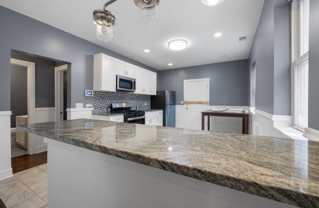 8222 S Maryland Avenue 3, Chicago, IL 60619