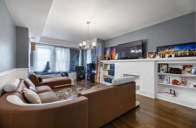 8222 S Maryland Avenue 3, Chicago, IL 60619