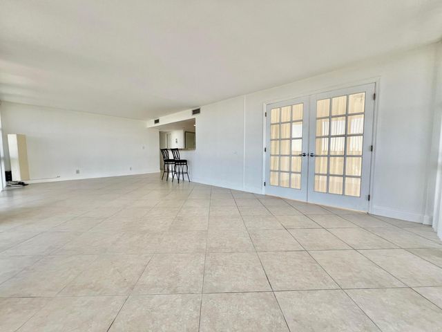 1000 Parkview Drive 831, Hallandale Beach, FL 33009