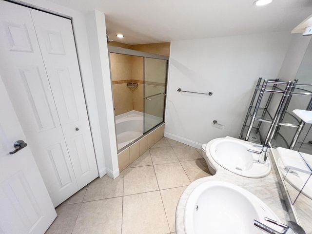 1000 Parkview Drive 831, Hallandale Beach, FL 33009