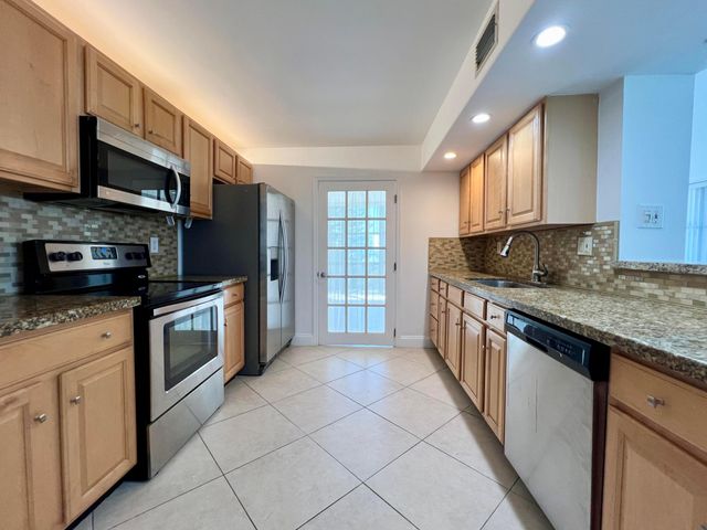 1000 Parkview Drive 831, Hallandale Beach, FL 33009
