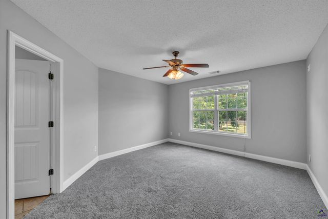 125 Pond Drive, Kathleen, GA 31047