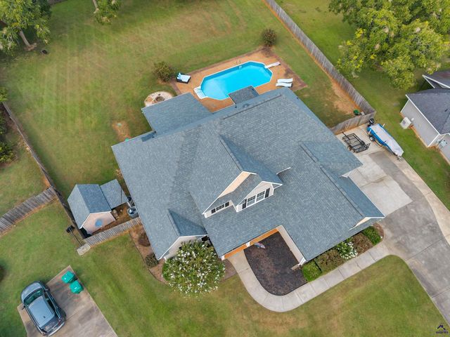 125 Pond Drive, Kathleen, GA 31047