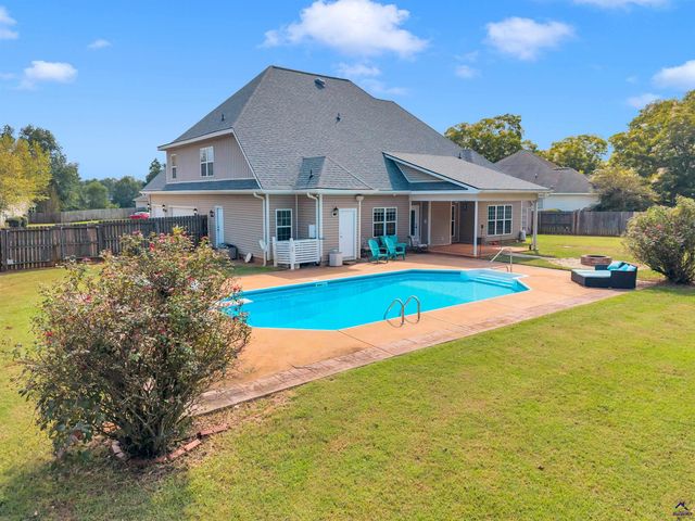 125 Pond Drive, Kathleen, GA 31047