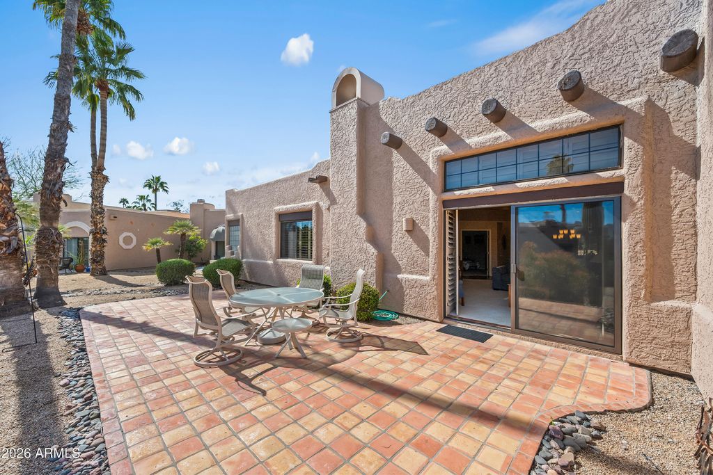 Image 3 of property listing at 25615 N BOLERO Bend 1, Rio Verde, AZ 85263
